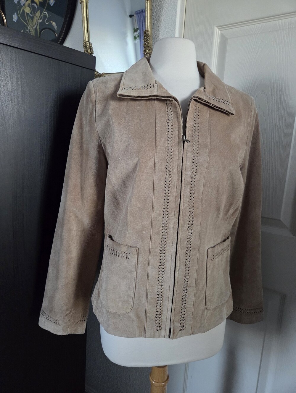 B.T. Limited Brushed Leather Suede Light Brown Braided Trim Jacket Womens Large